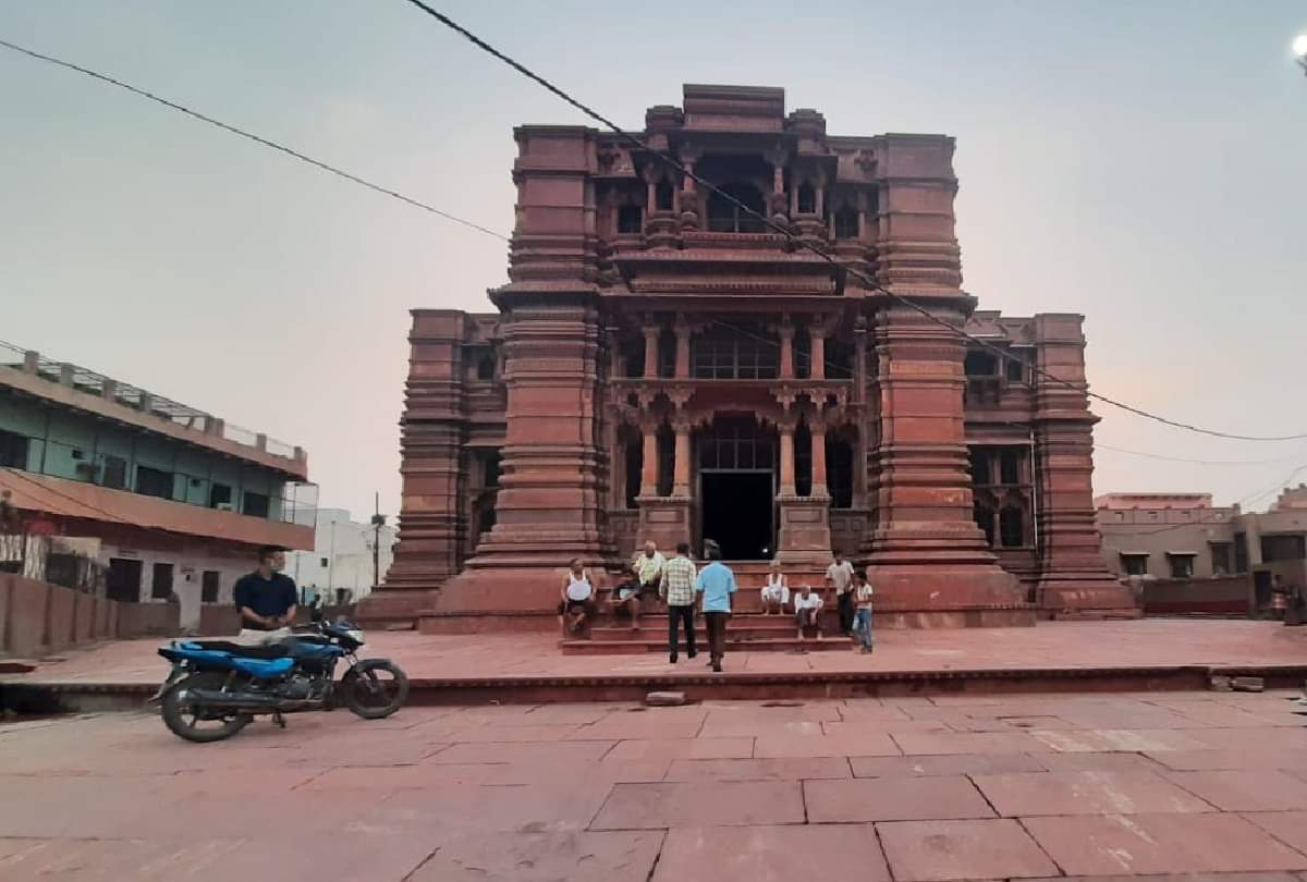 two temples of vrindavan will be illuminated by tiranga lights when India completes 100 crore vaccinations