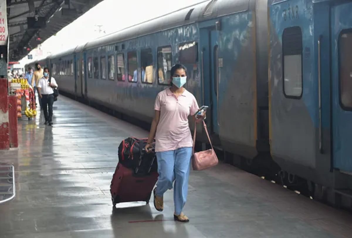 Trivia Why AC coaches are installed in the middle of the train this is the reason