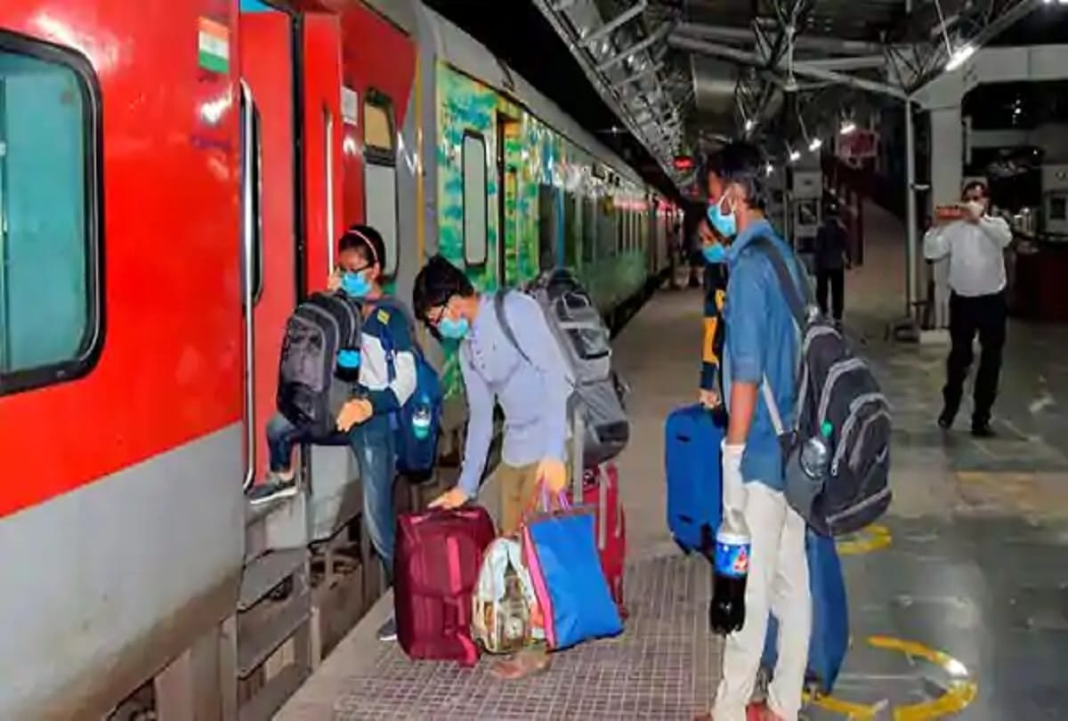 Trivia Why AC coaches are installed in the middle of the train this is the reason