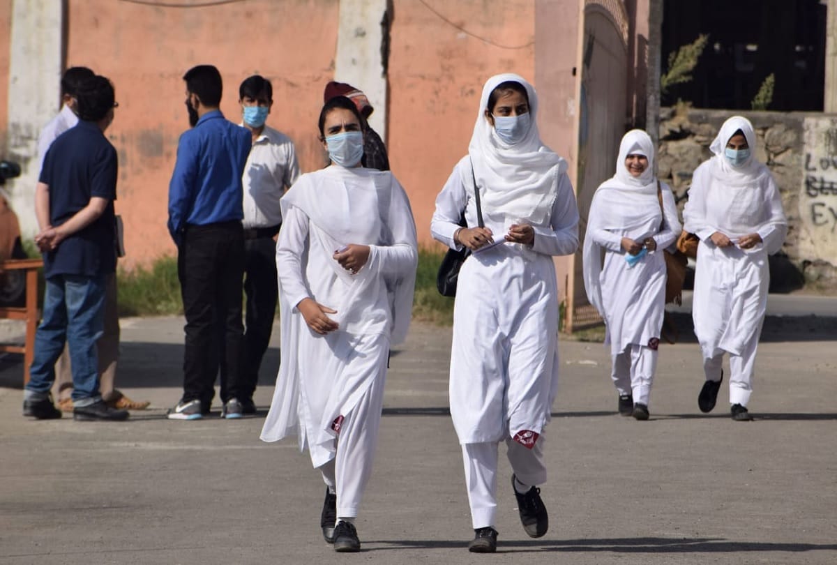 coronavirus most states are not willing to open schools many to take call after festive season over