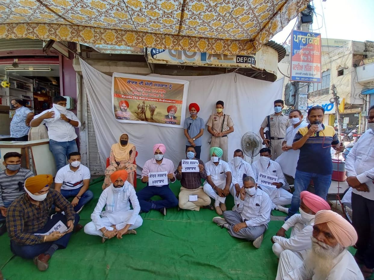 Workers, jobbers and rice millers came to support for farmers