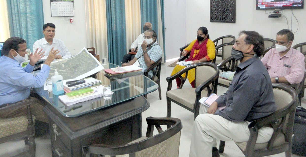 Illegal occupation on Ganeshpur-Mohand Road should be removed immediately: Mandalayukta