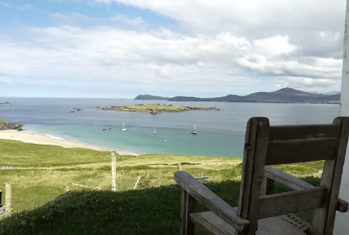 couple got a job to live on the world's most unique island