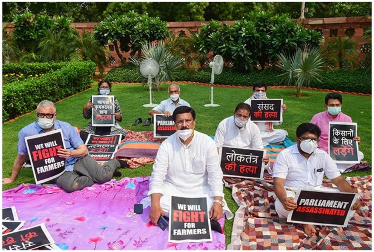 Both the ruling party and the opposition are not ready to back down on agriculture bills