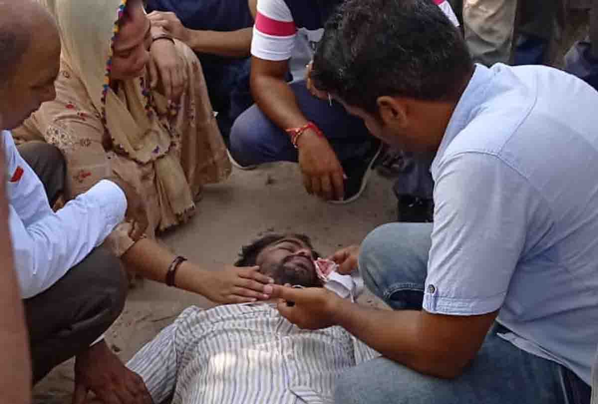 UP: Youth of Kanpur reached Orai, parked the car on the bridge and jumped into the river