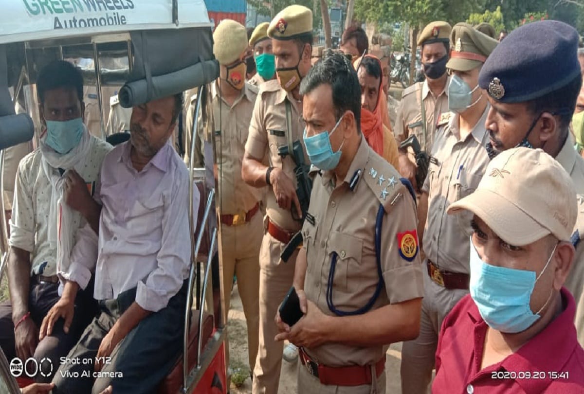 Prayagraj News truck collision in a cycle heavy rage and stone pelting after two teenagers died allahabad news