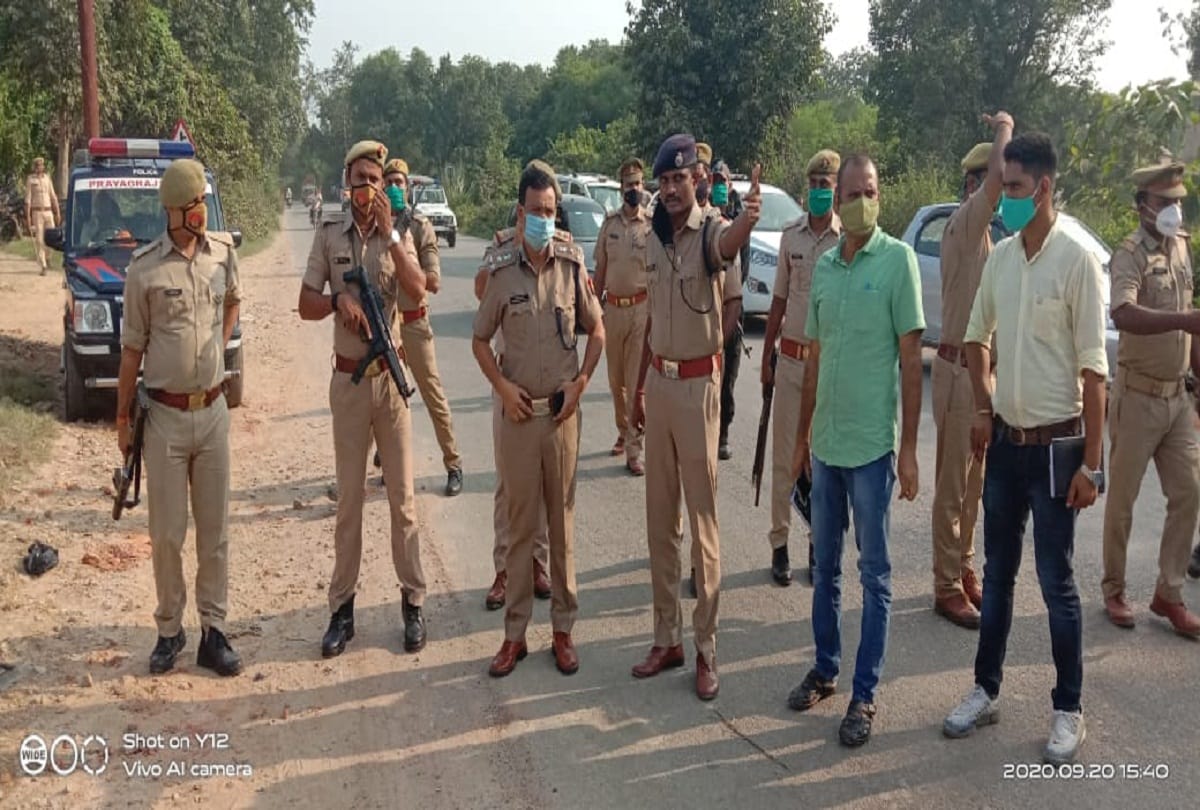 Prayagraj News truck collision in a cycle heavy rage and stone pelting after two teenagers died allahabad news