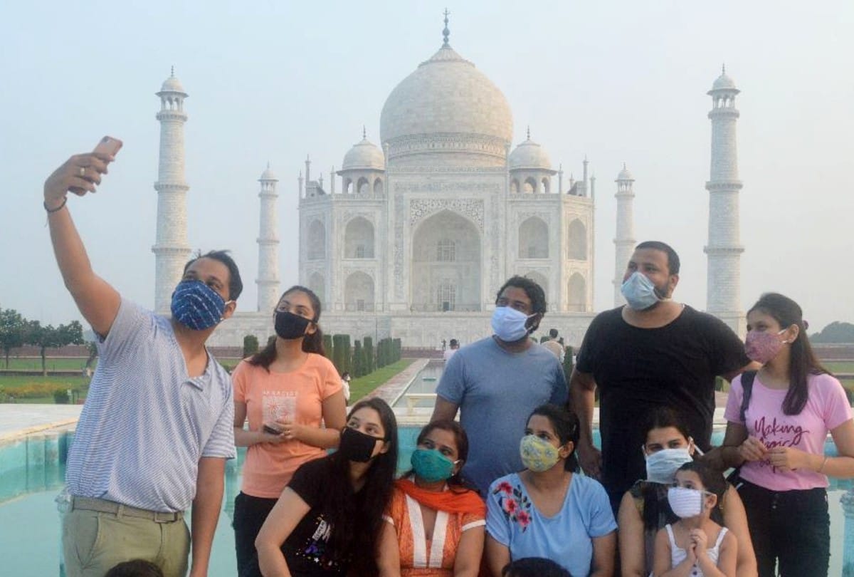 Taj Mahal News: golden color of Taj Mahal from sunlight