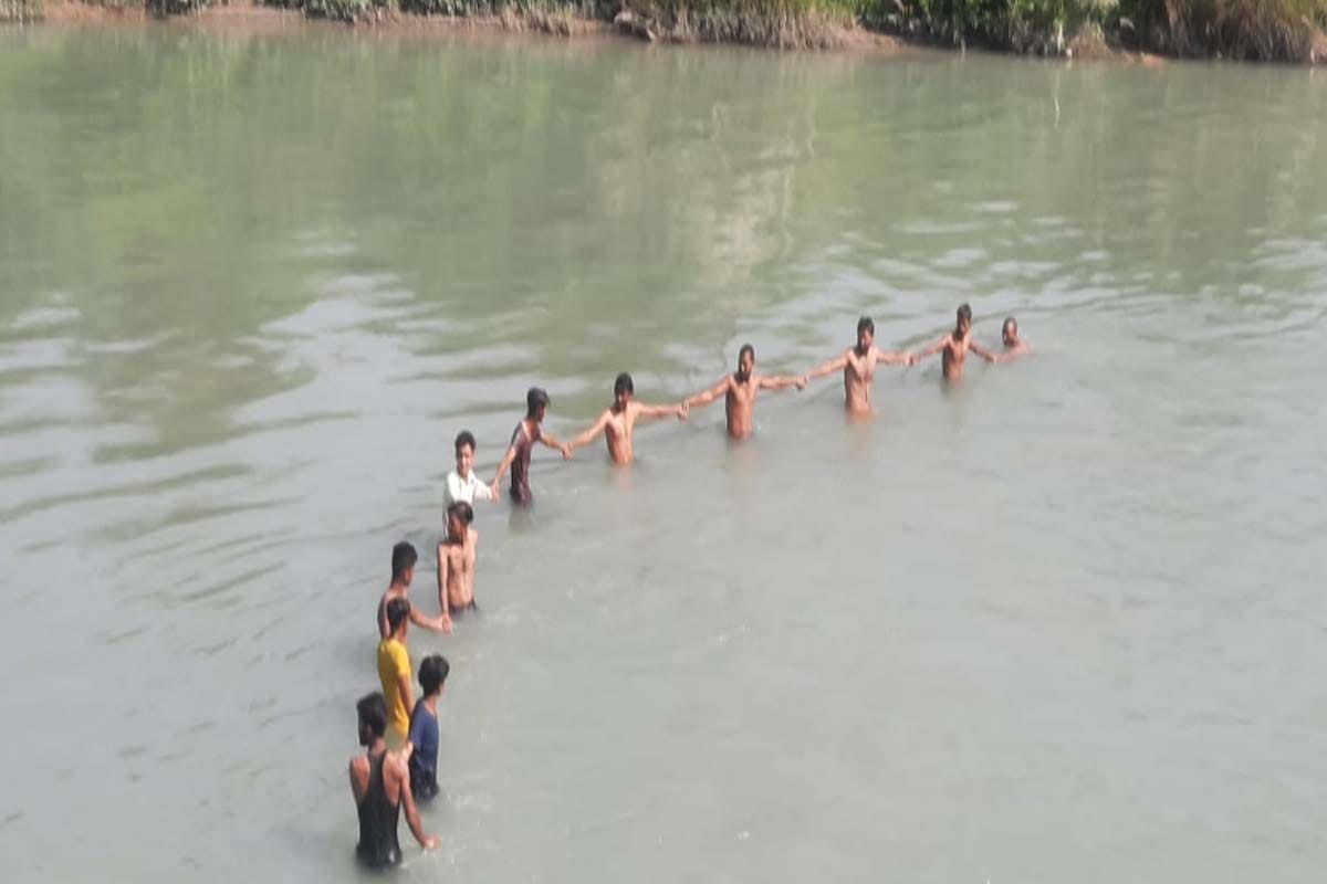 yong boy sank in purvi yamuna nahar in saharanpur today while he went to take bath