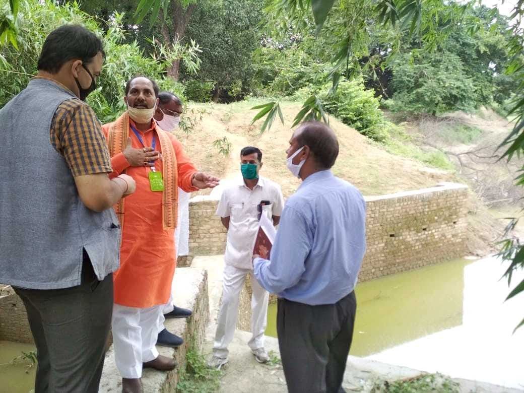 Minister of State Upendra Tiwari inspected Sikara block and police station