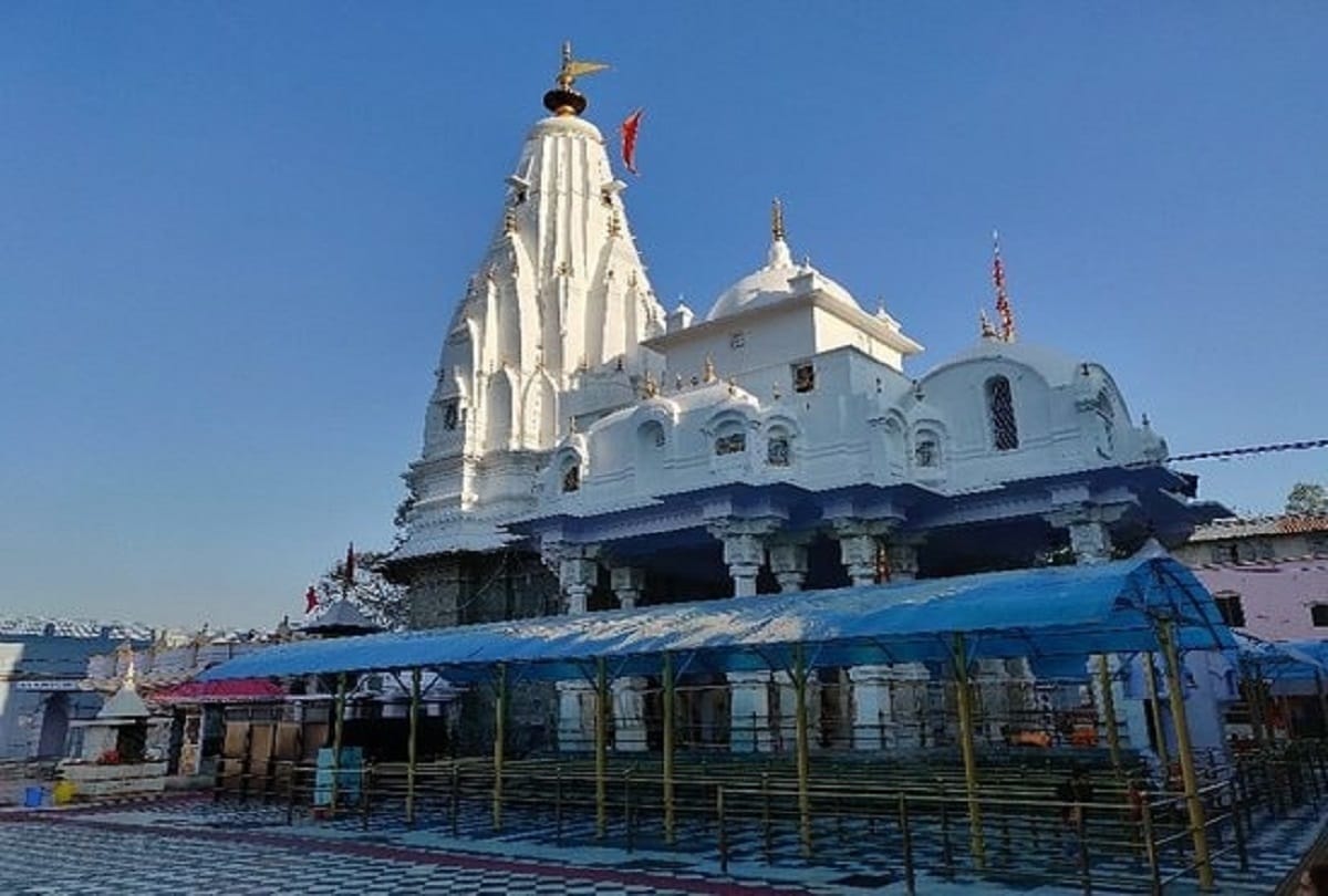Beautiful places in India for travel Kangra valley in Himachal Pradesh