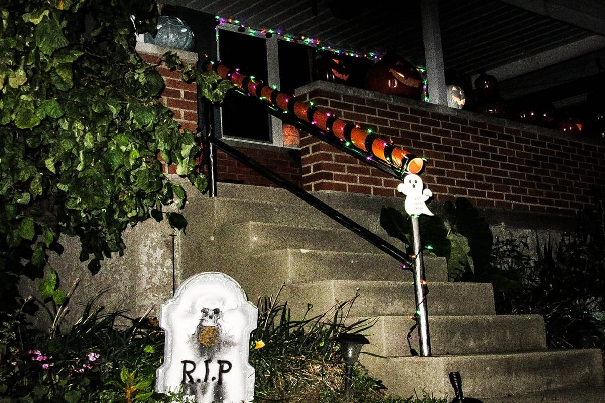 innovation of a dad to that distribute candy on Halloween with less contact