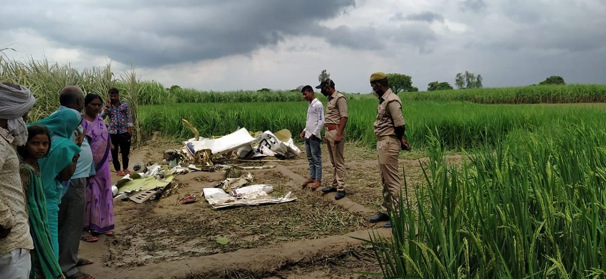 Azamgarh Aircraft Crash: pilot dead body handed over to his family after post mortem team reached to investigate accident