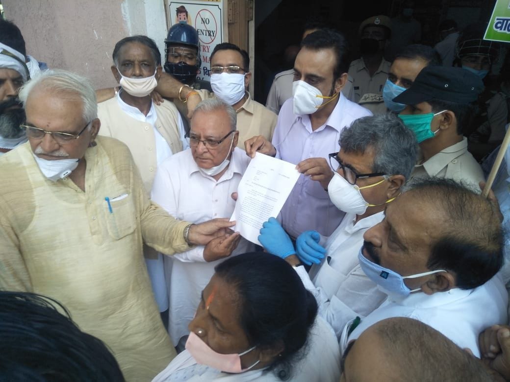 Congressmen protest against agriculture bill, memorandum submitted to DC