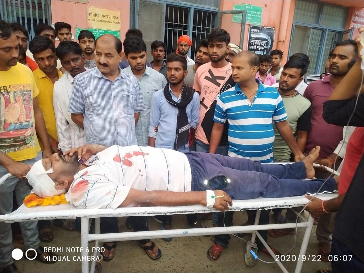 shot dead to husband of former jila Panchayat member coming from temple refer in jaunpur district hospital