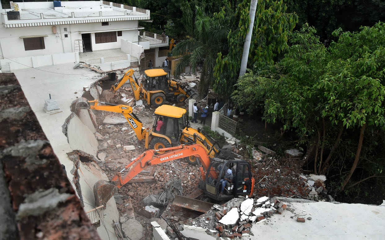 Ateeq ahmed News: Atiq's plush shelter transformed into ruins