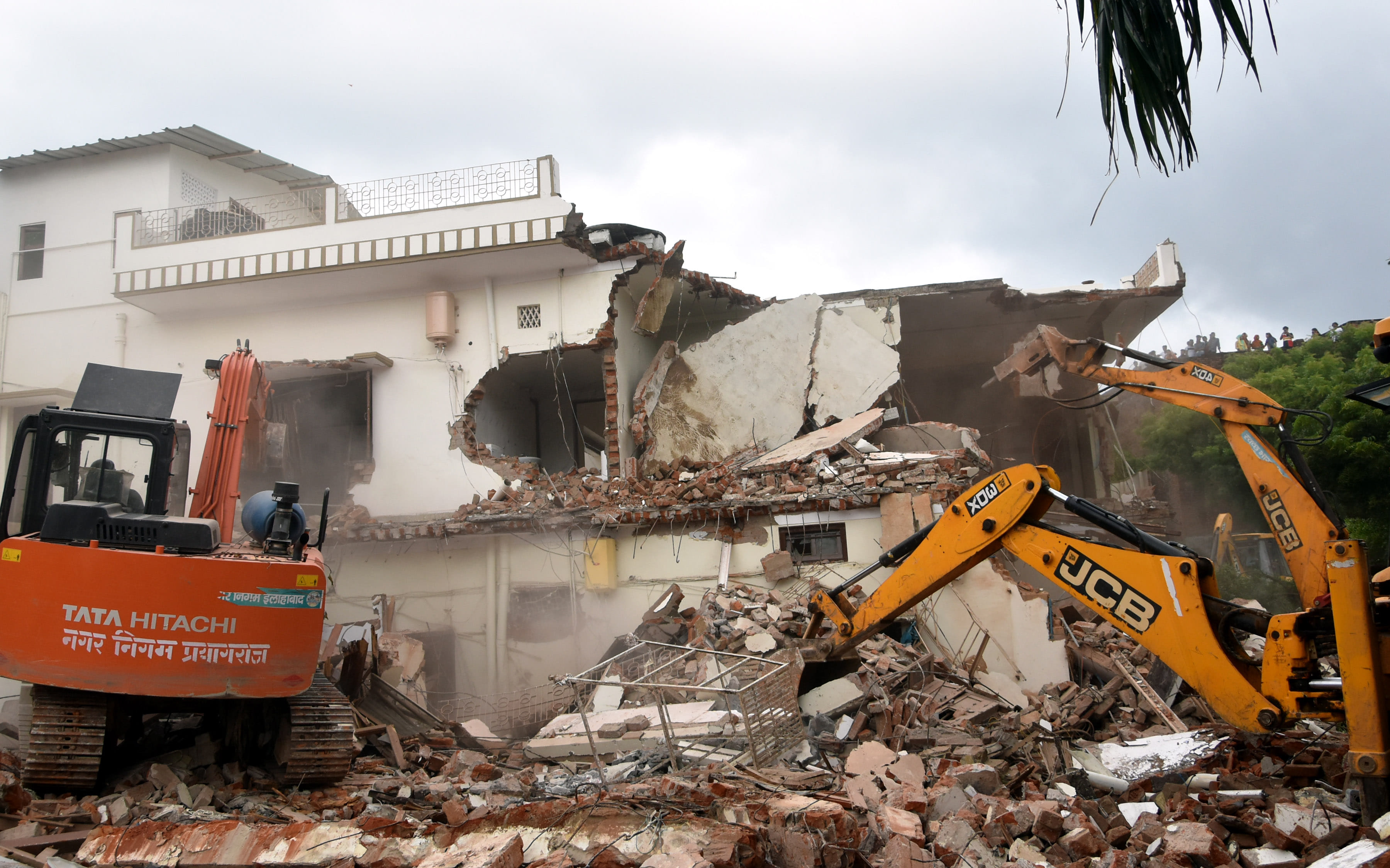 Ateeq ahmed News: Atiq's plush shelter transformed into ruins