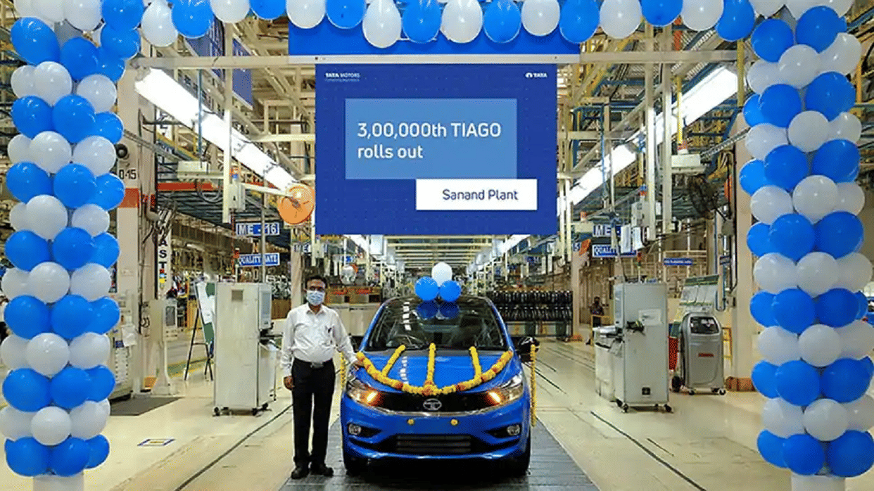 Tata Tiago hatcback car 3,00,000th rolled out from Tata Motors Sanand plant