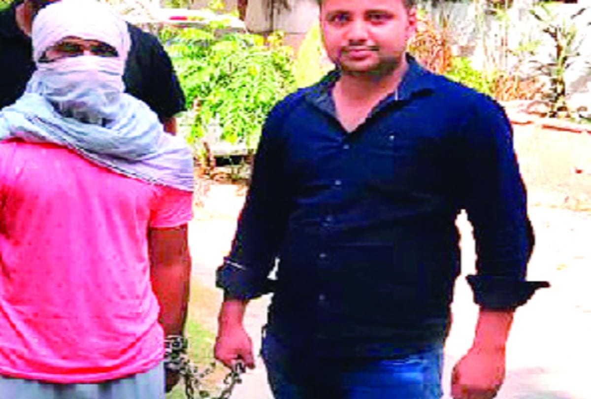 Crook arrested in delhi