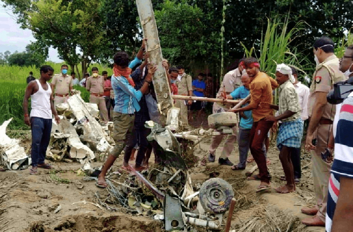 Azamgarh sircraft crash: Aircraft engine sunk seven and a half feet underground jcb put out