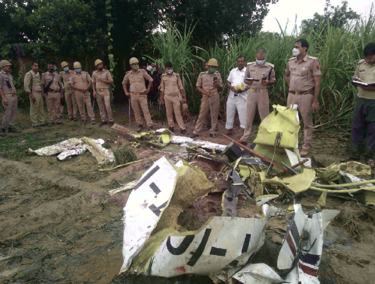 Azamgarh sircraft crash: Aircraft engine sunk seven and a half feet underground jcb put out