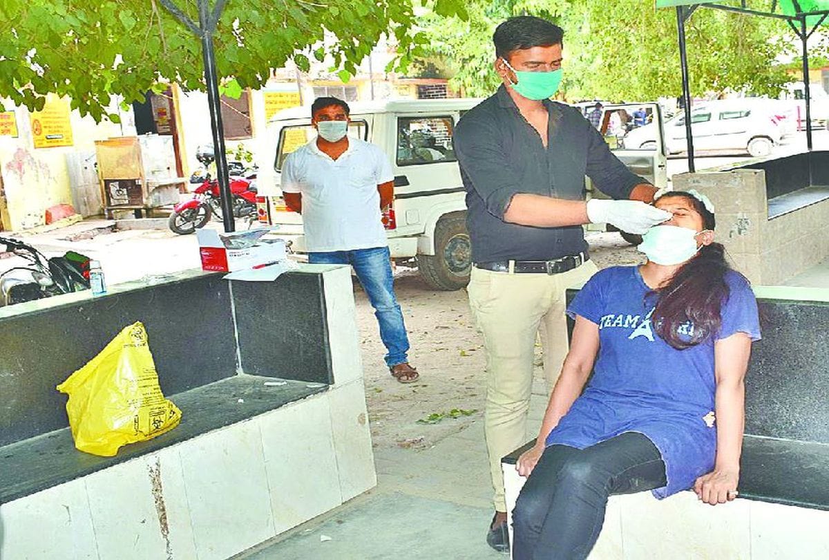 Corona Virus Samples Taken Without Ppe Kit In Mainpuri