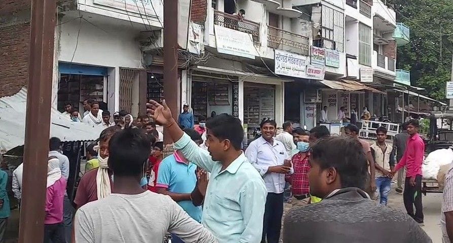 Upper Tehsildar rushed to remove encroachment with sticks, people ran