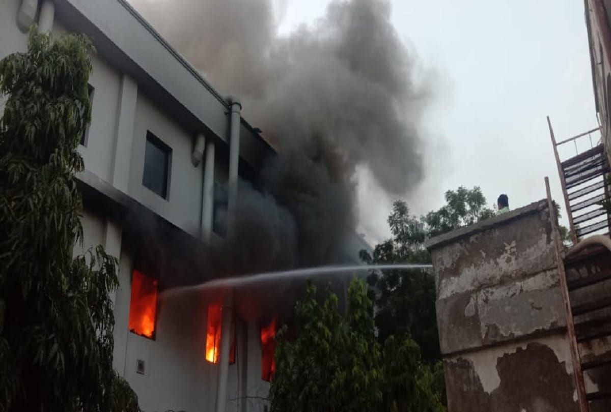 Noida sector 59 company four story building catches huge fire 