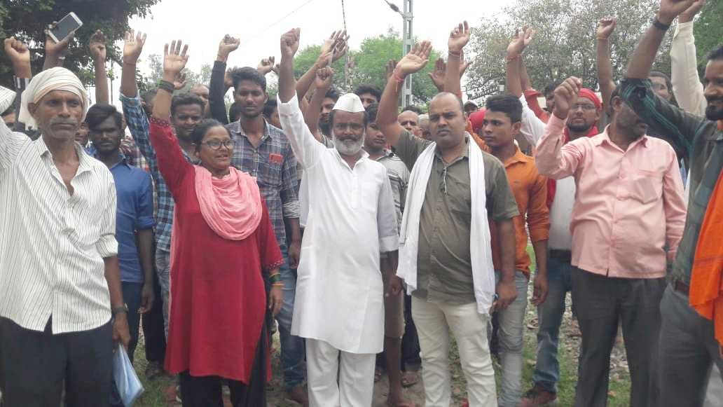 Memorandum submitted to BDO demanding road slogans against MP MLA