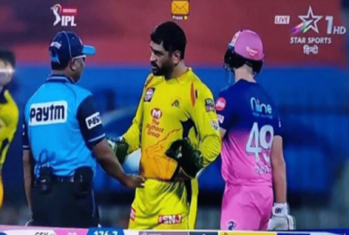 IPL 2020: CSK vs RR: Dhoni lost his temper over the umpire decision, a heated debate during the match
