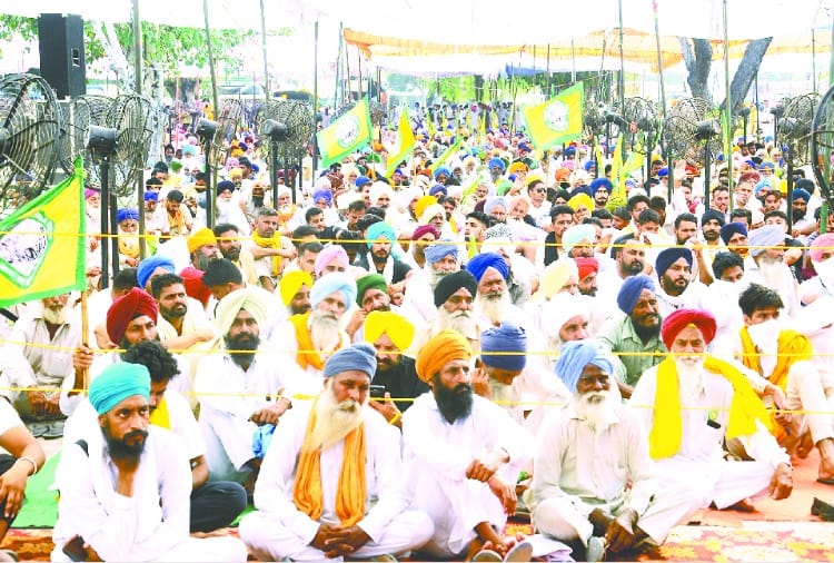 Farmers continues Protest against farmbills in Punjab, SAD Support Punjab Band