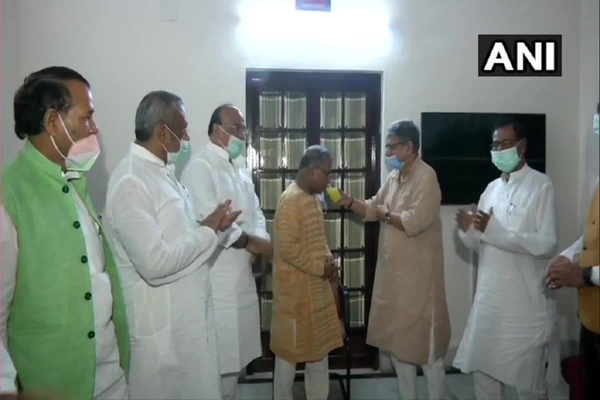 Rajya Sabha Deputy Chairman Harivansh breaks his one-day fast, observing against unruly behaviour with him