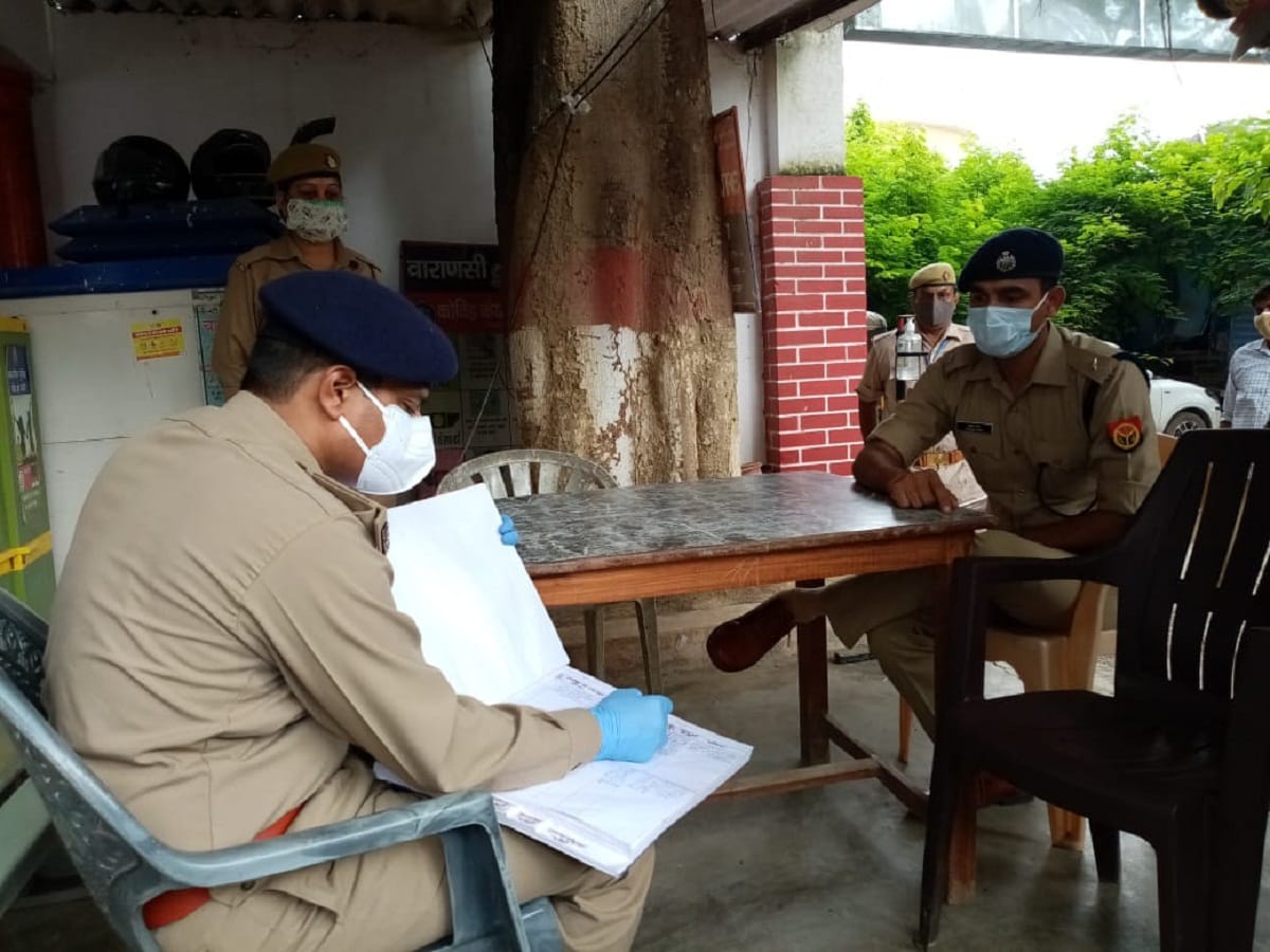 No FIR was filed for molesting innocent girl SSP reached police station on complaint of complainant in varanasi