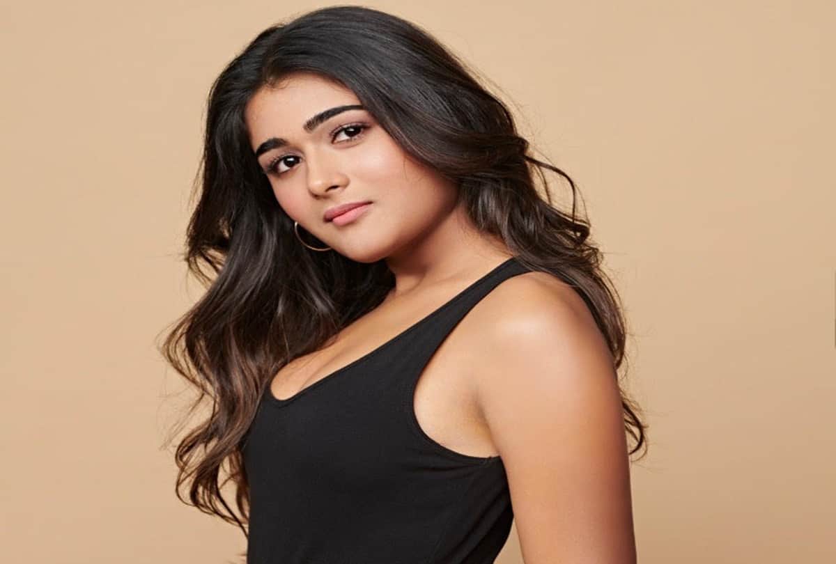 Arjun Reddy Actress Shalini Pandey Celebrated Her Birthday With Family after Long Time
