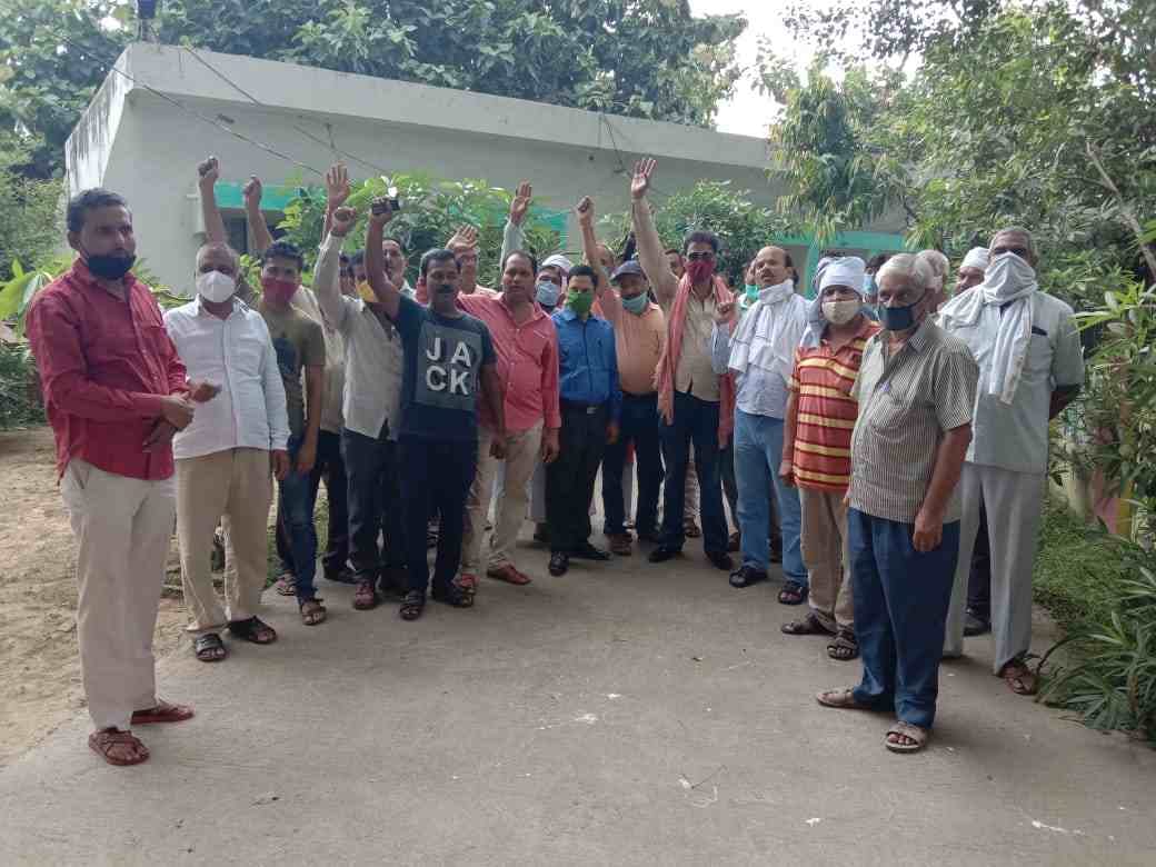 Demonstration in protest against mandi duty