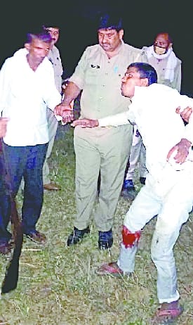 Now encounter Bhutia Ganga in Bhuta, shot and caught by miscreants and two companions