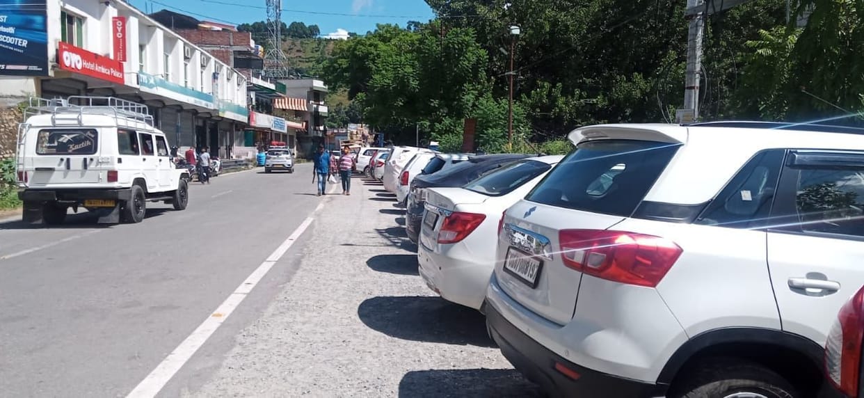 No parking facilities, challans have to be paid