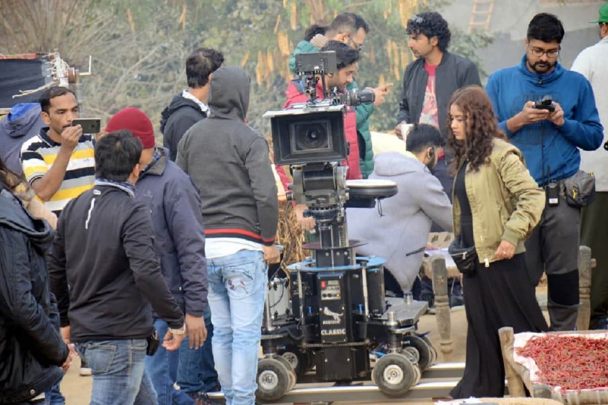 Junior artists from Bollywood are facing financing problems in Mumbai after lockdown