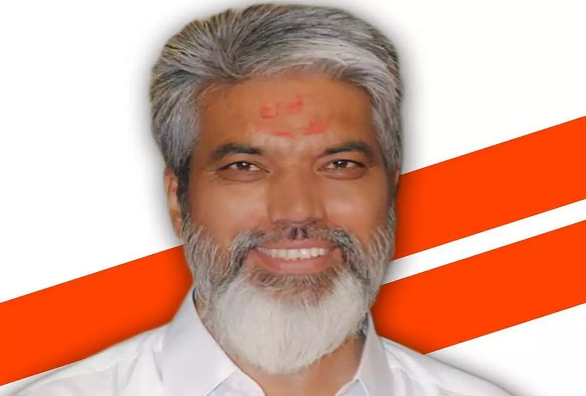 Maharashtra Agriculture Minister Dadaji Bhuse corona infected tweeting information himself
