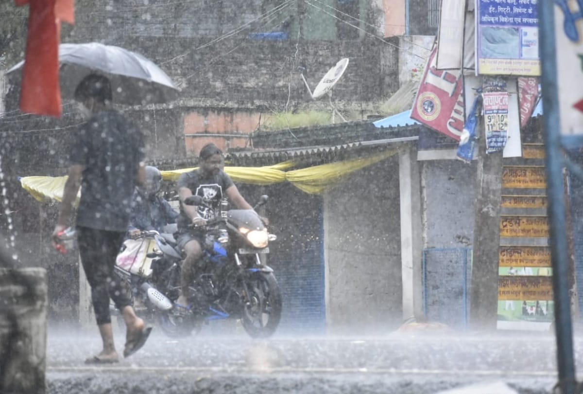 Gorakhpur has been raining continuously for 24 hours