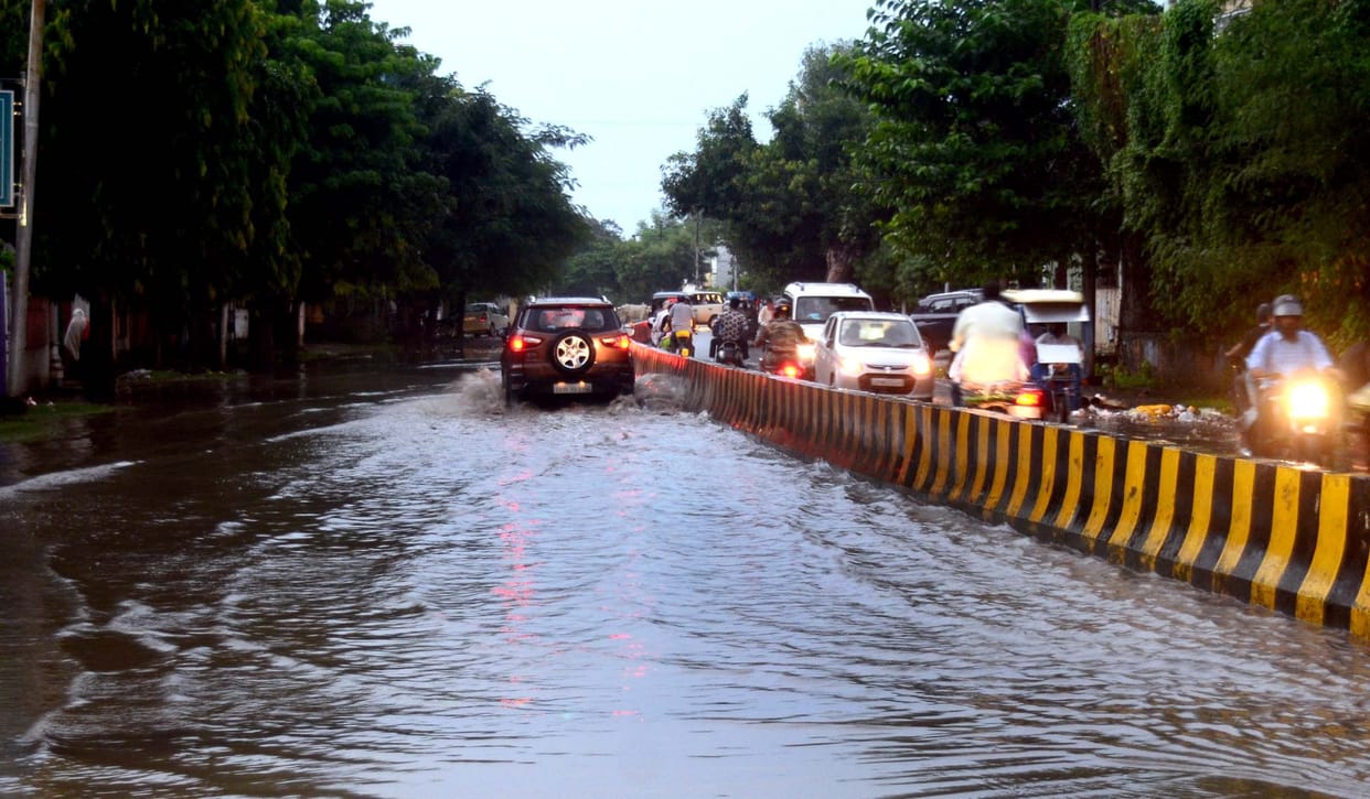 huge rain in prayagraj on wednesday