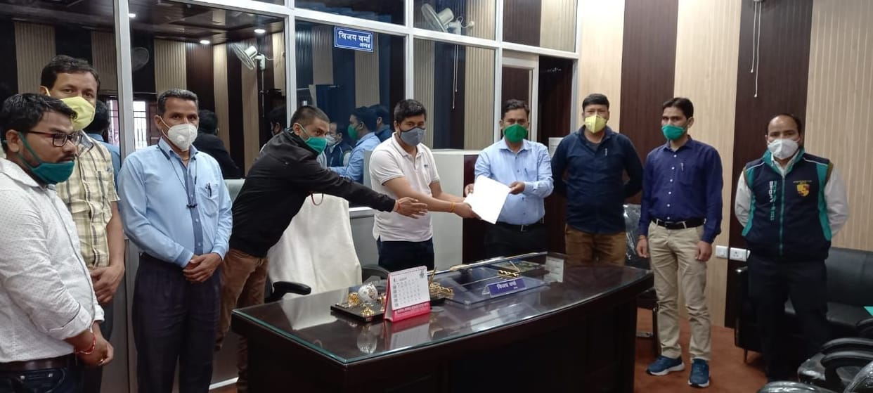 Employees gathered public support for restoration of old pension