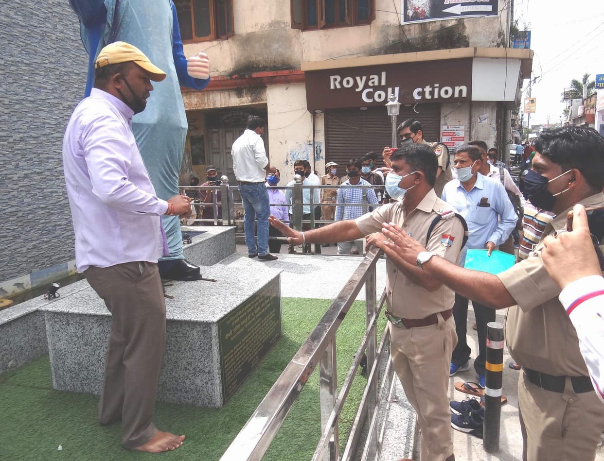 Demand to change the idol of Baba Saheb, caused uproar