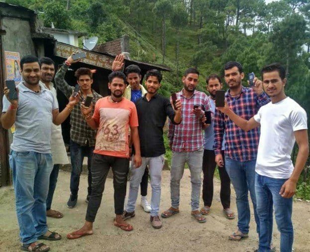 Communication service in Ladhiaghati is in disarray, villagers demonstrate