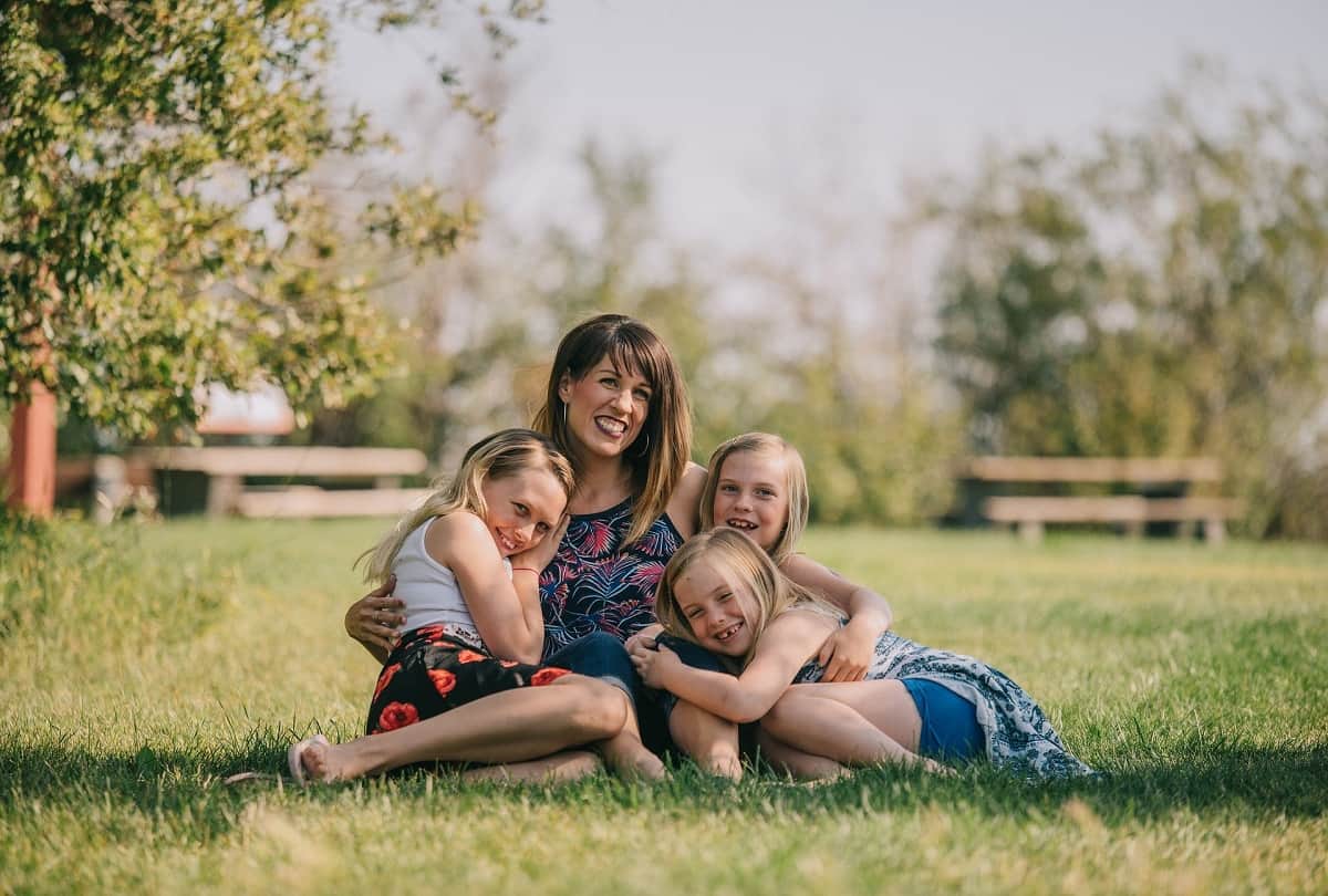 Strong relationship tips between mother and daughter