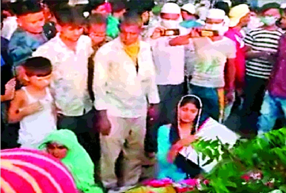 Ruckus over love affair in delhi 19 PCR calls in two hours see photos
