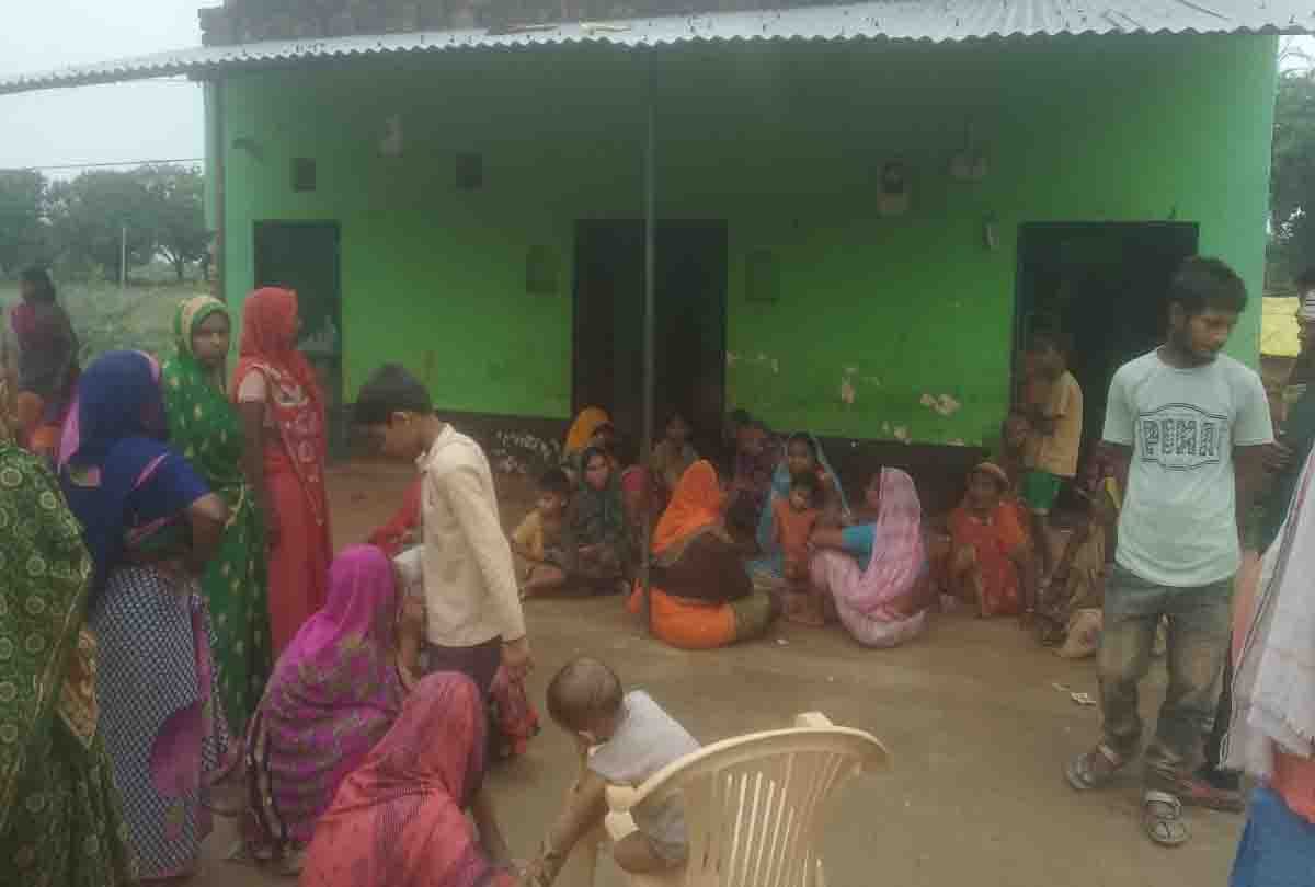young man was shot dead while sleeping outside his home in Fatehpur