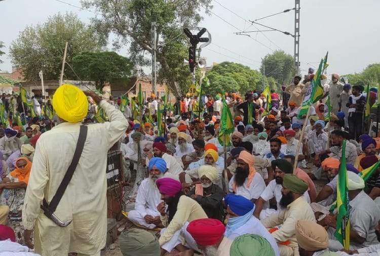 Flag march out in Patiala, farmers sitting on railway track in Nabha