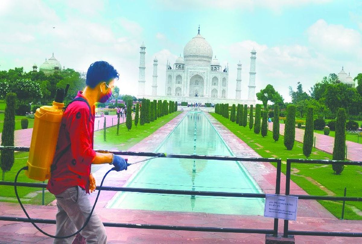 Taj Mahal Namaz After Long Time Due To Corona Virus