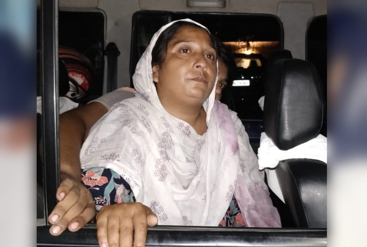 Ghaziabad man suicide in vijay nagar police station was arrested on wife complaint later wife feels guilty